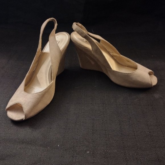 GAP Peep Toe Metallic Suede Platform Heels Pumps size 8 - Picture 5 of 7